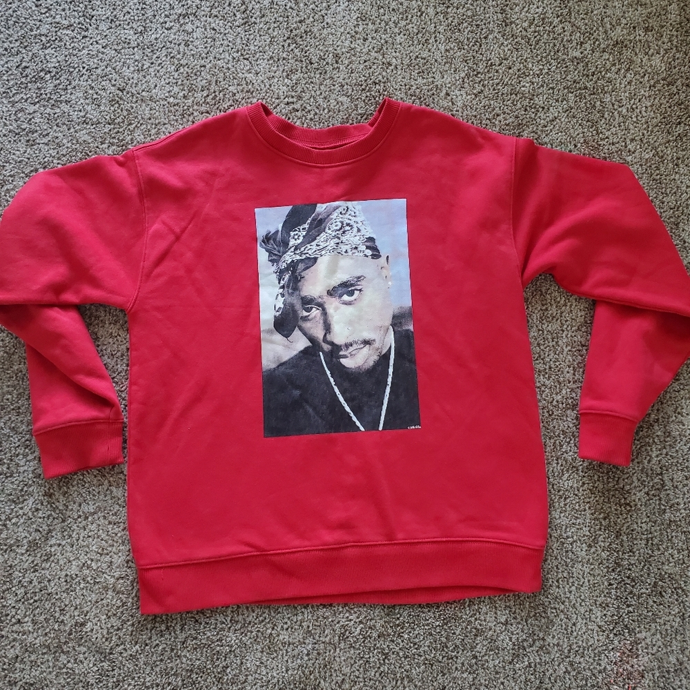 2Pac Amaru Entertainment Pullover Sweater Mens Medium Red Photo Tupac Long Sleev